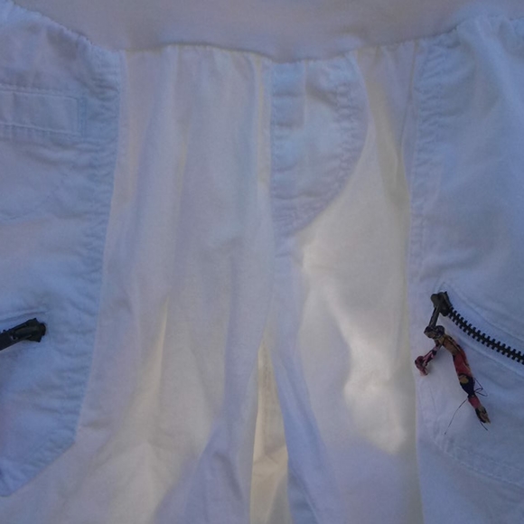 White Shorts Maternity Motherhood Size Medium - Picture 5 of 11